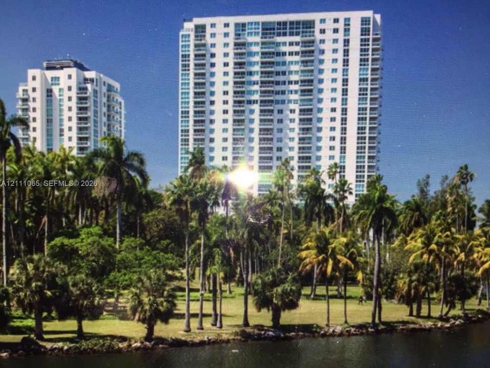 For Rent: $2,400 (1 beds, 1 baths, 637 Square Feet)