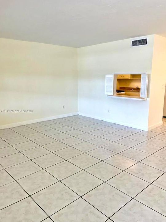 For Rent: $1,595 (1 beds, 1 baths, 1000 Square Feet)