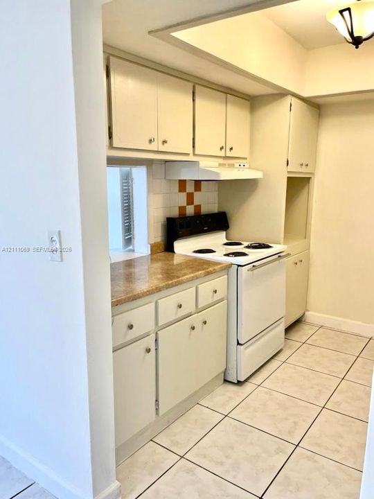 For Rent: $1,595 (1 beds, 1 baths, 1000 Square Feet)