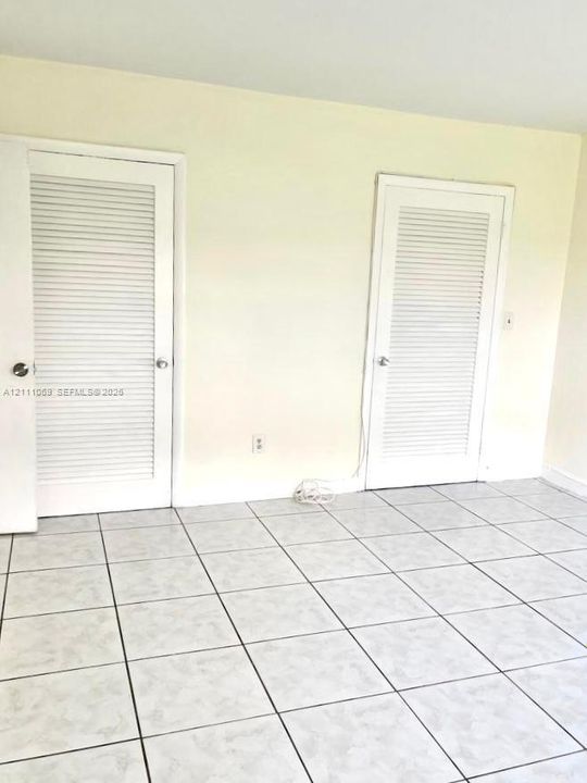 For Rent: $1,595 (1 beds, 1 baths, 1000 Square Feet)