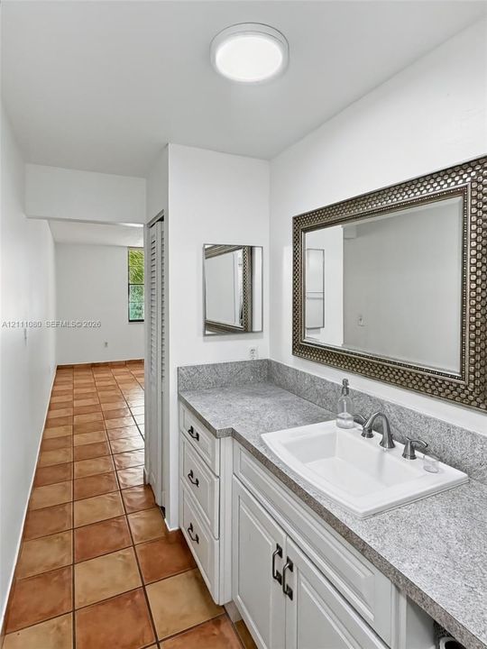 For Sale: $216,500 (1 beds, 1 baths, 787 Square Feet)