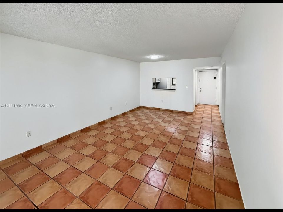 For Sale: $216,500 (1 beds, 1 baths, 787 Square Feet)