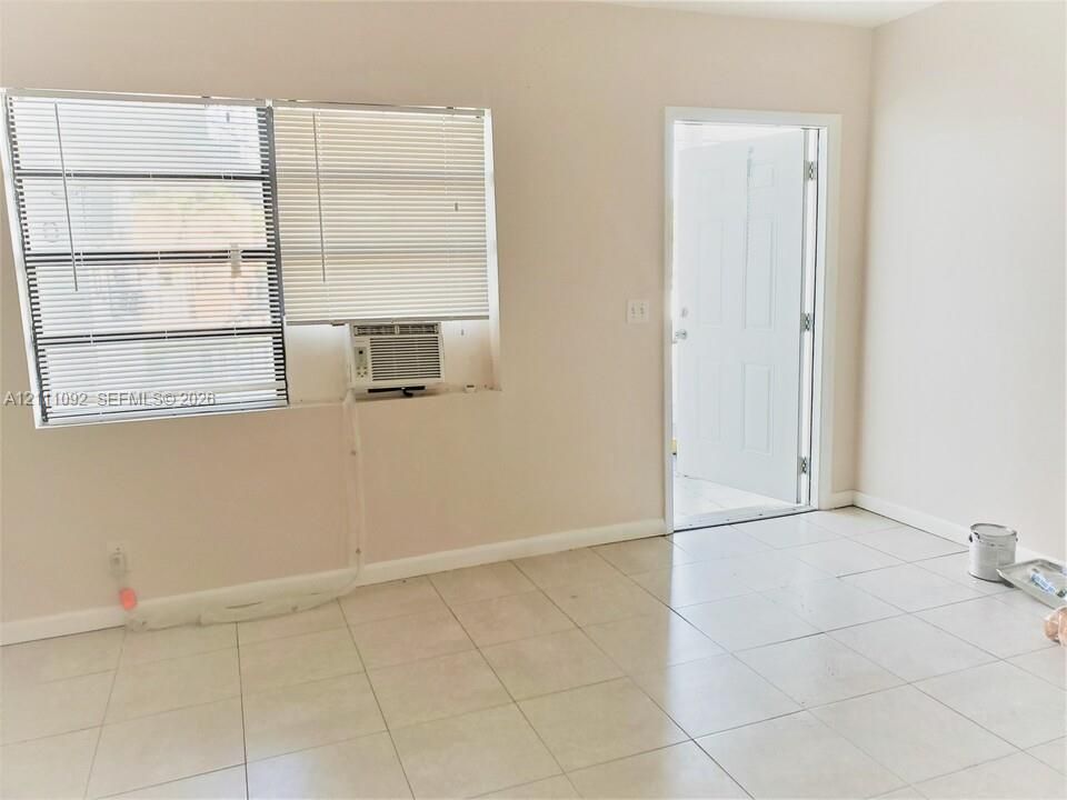 В аренду: $1,495 (1 спален, 1 ванн, 500 Квадратных фут)