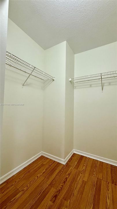 En Venta: $205,000 (3 camas, 2 baños, 1300 Pies cuadrados)