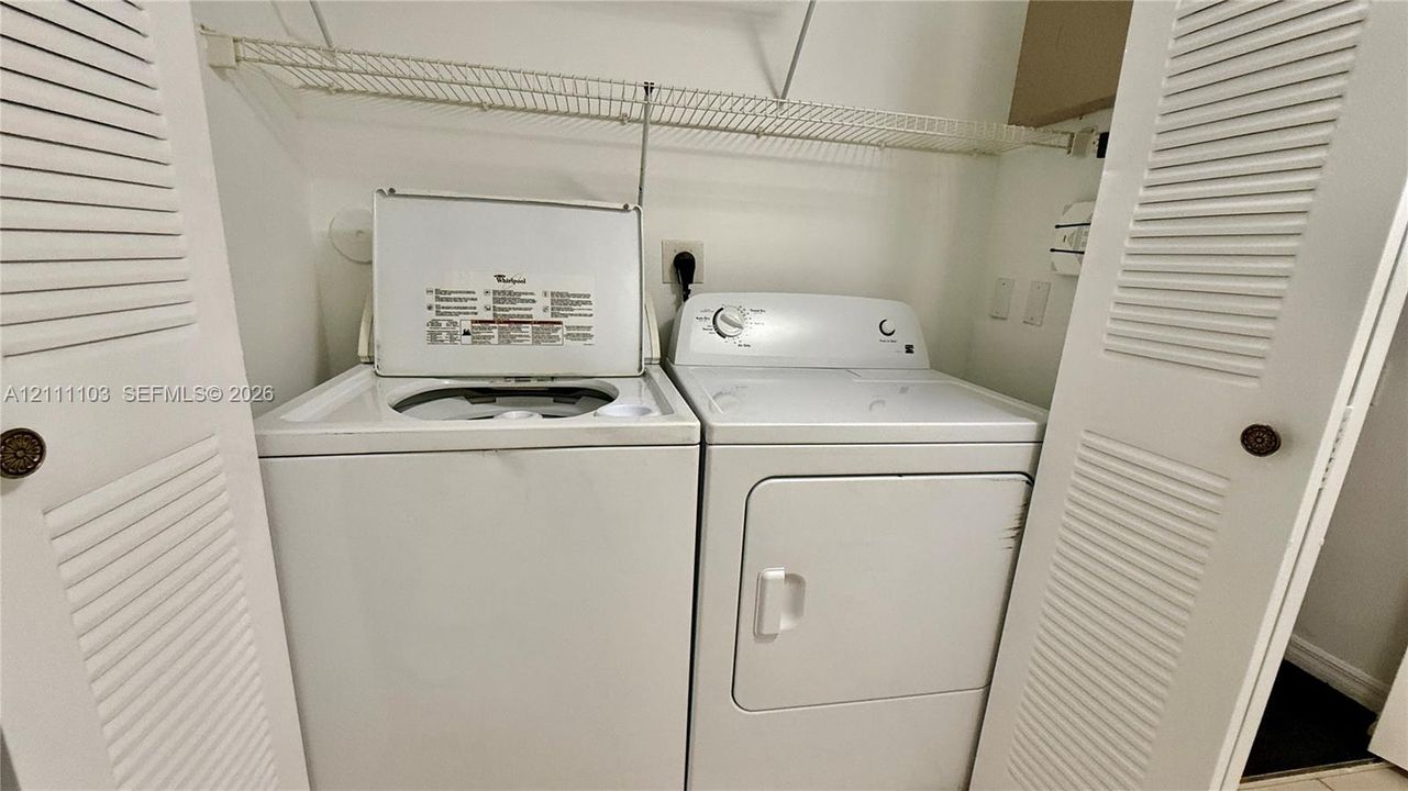 En Venta: $205,000 (3 camas, 2 baños, 1300 Pies cuadrados)
