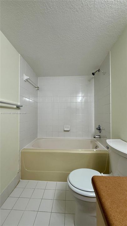 En Venta: $205,000 (3 camas, 2 baños, 1300 Pies cuadrados)