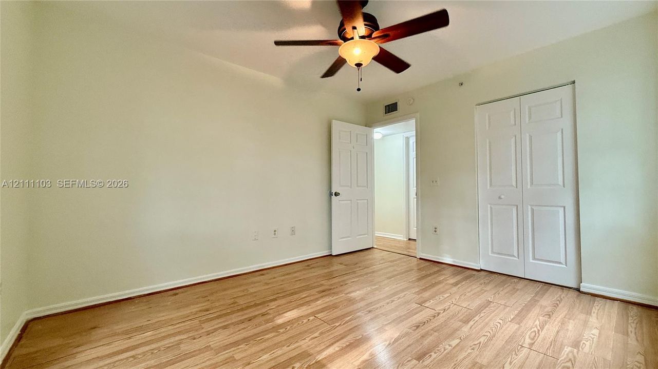 En Venta: $205,000 (3 camas, 2 baños, 1300 Pies cuadrados)