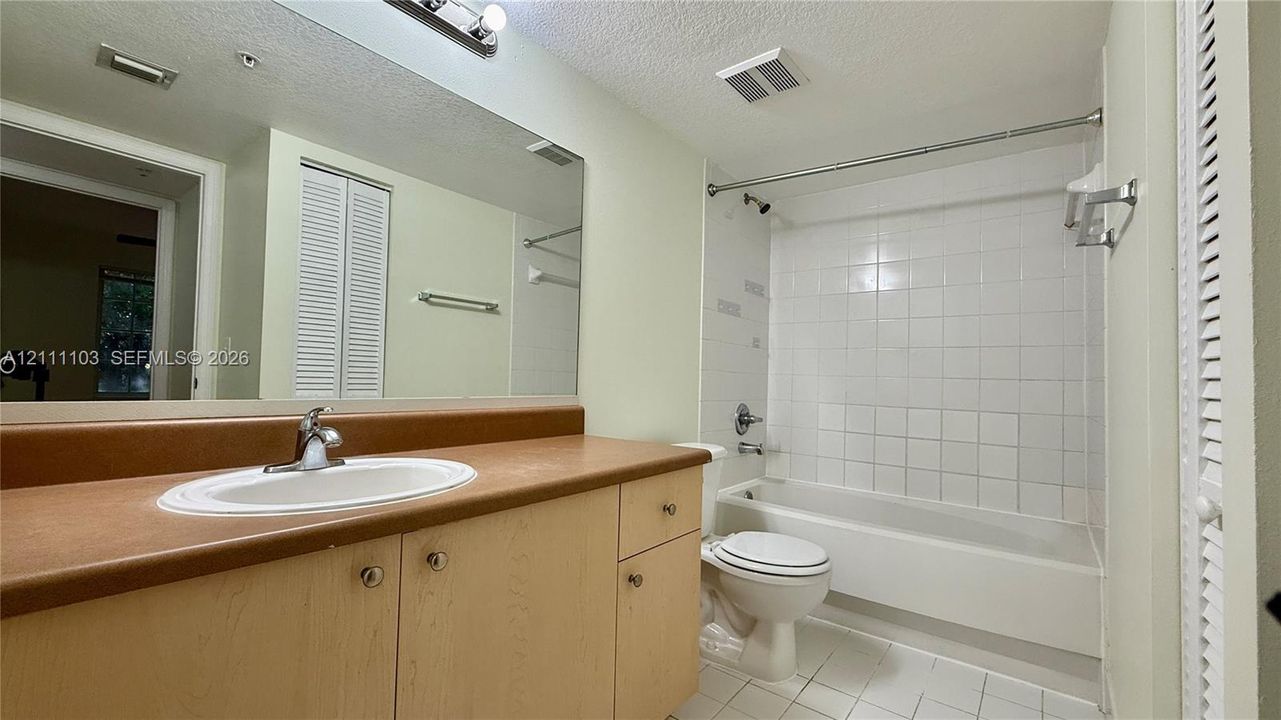 En Venta: $205,000 (3 camas, 2 baños, 1300 Pies cuadrados)