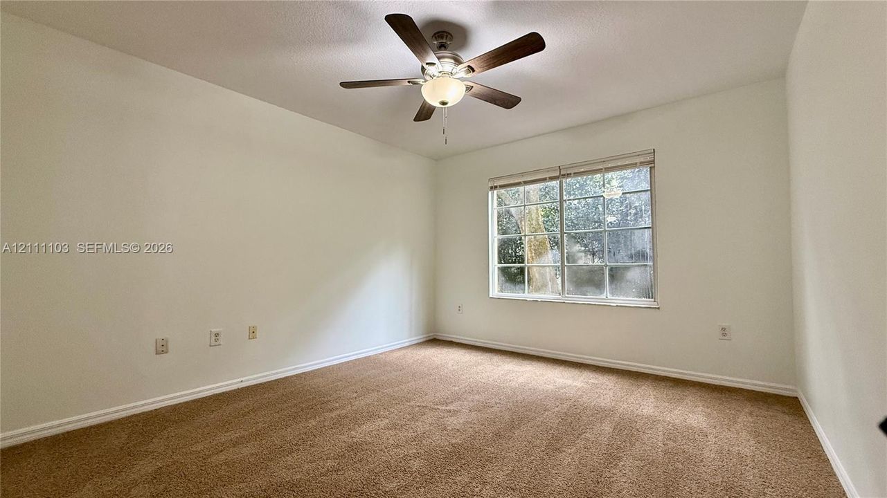 En Venta: $205,000 (3 camas, 2 baños, 1300 Pies cuadrados)