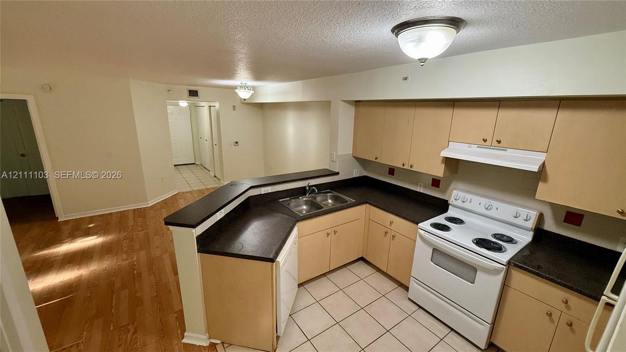 En Venta: $205,000 (3 camas, 2 baños, 1300 Pies cuadrados)