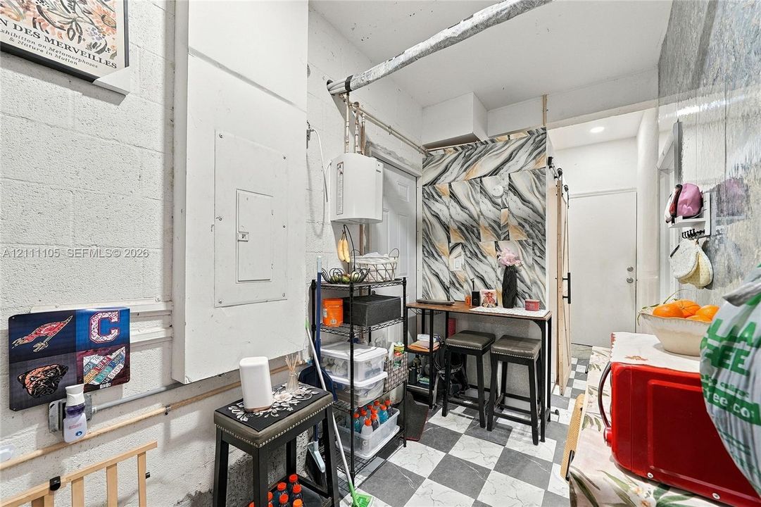 For Sale: $679,900 (5 beds, 3 baths, 2501 Square Feet)