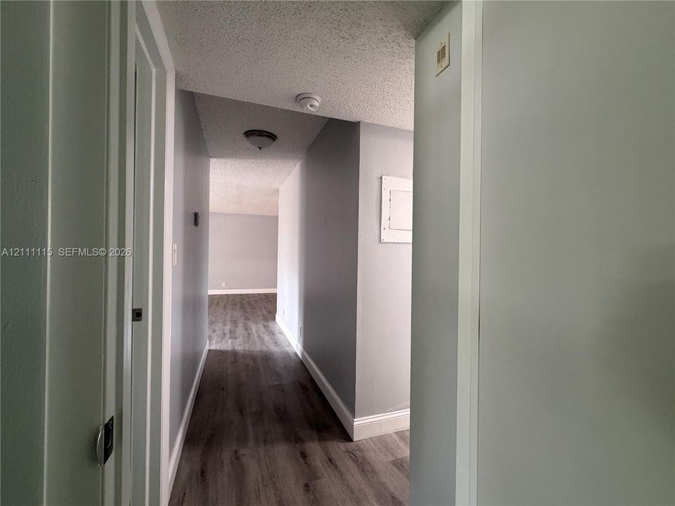 For Rent: $2,200 (2 beds, 1 baths, 1100 Square Feet)