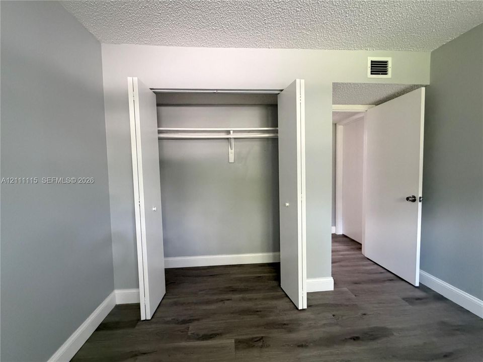 For Rent: $2,200 (2 beds, 1 baths, 1100 Square Feet)