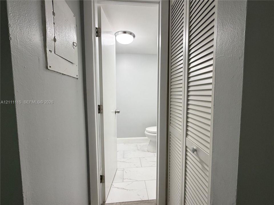 For Rent: $2,200 (2 beds, 1 baths, 1100 Square Feet)