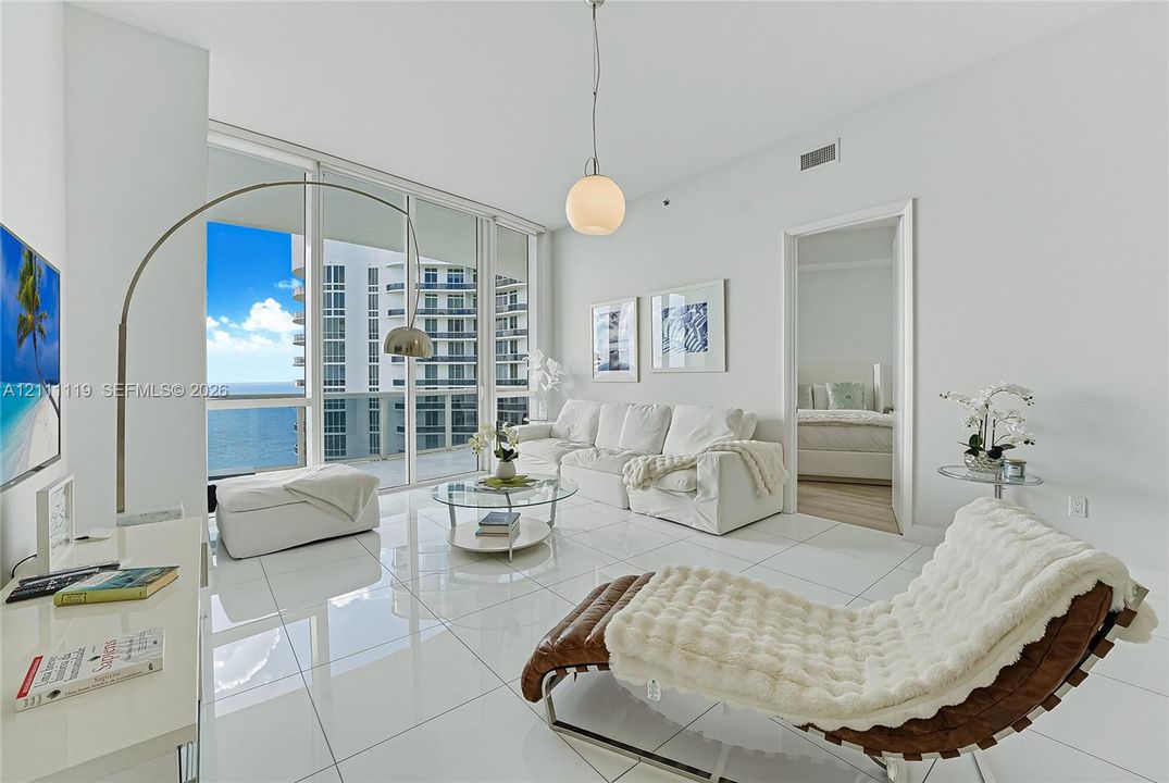 For Sale: $1,840,000 (3 beds, 3 baths, 2106 Square Feet)
