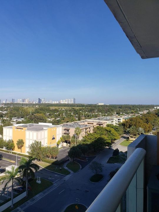 For Sale: $219,000 (2 beds, 2 baths, 1050 Square Feet)