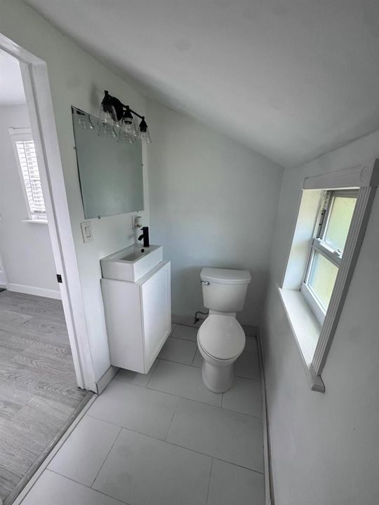 137 sw 9 bath2