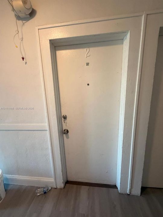For Rent: $1,600 (1 beds, 1 baths, 890 Square Feet)