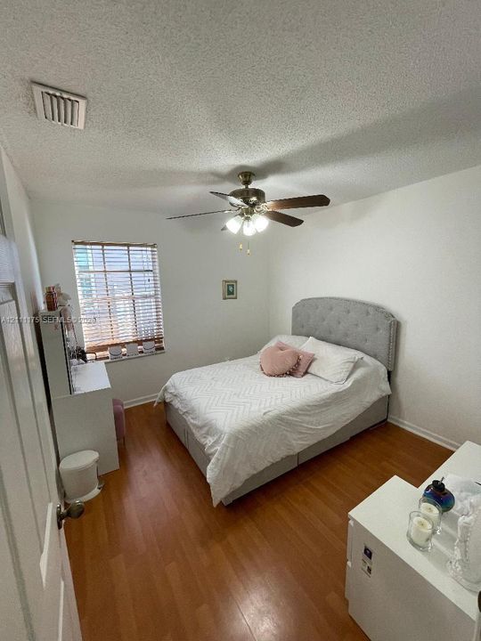 For Rent: $4,600 (4 beds, 2 baths, 2116 Square Feet)