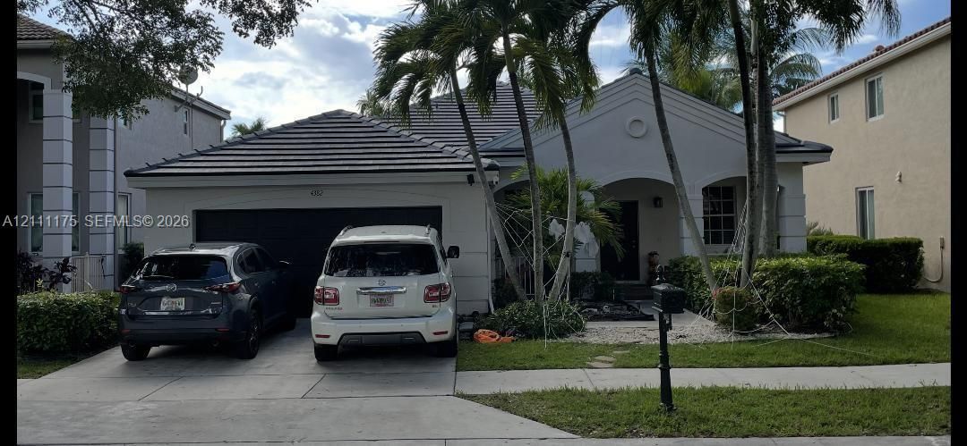 For Rent: $4,600 (4 beds, 2 baths, 2116 Square Feet)