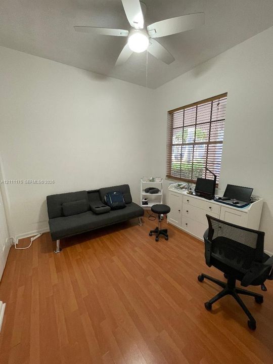 For Rent: $4,600 (4 beds, 2 baths, 2116 Square Feet)