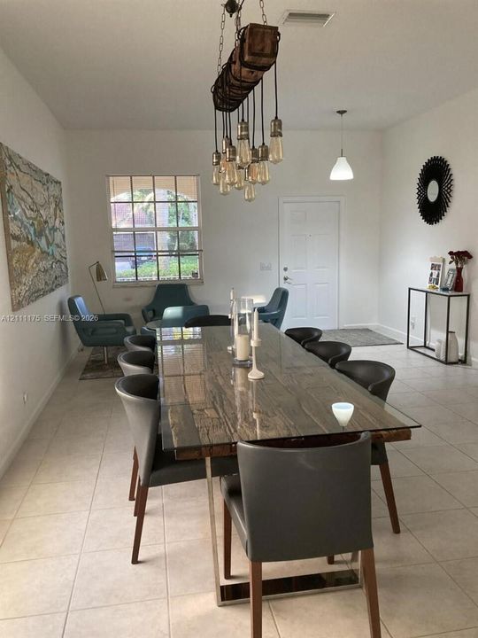 For Rent: $4,600 (4 beds, 2 baths, 2116 Square Feet)