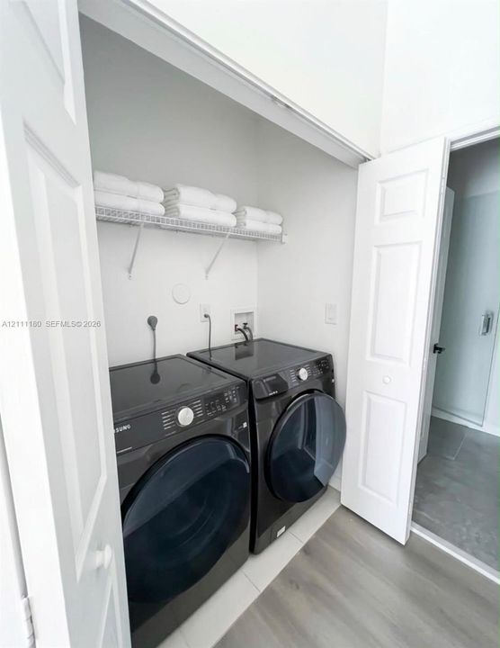 For Sale: $530,000 (3 beds, 2 baths, 1564 Square Feet)