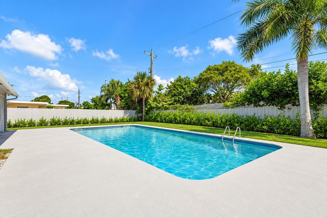 Backyard Pool (1)