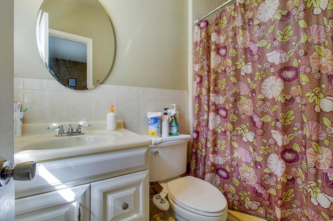 Main bathroom
