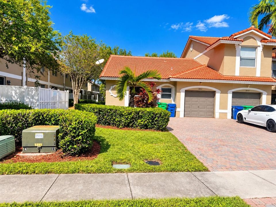 For Rent: $2,850 (3 beds, 2 baths, 1167 Square Feet)