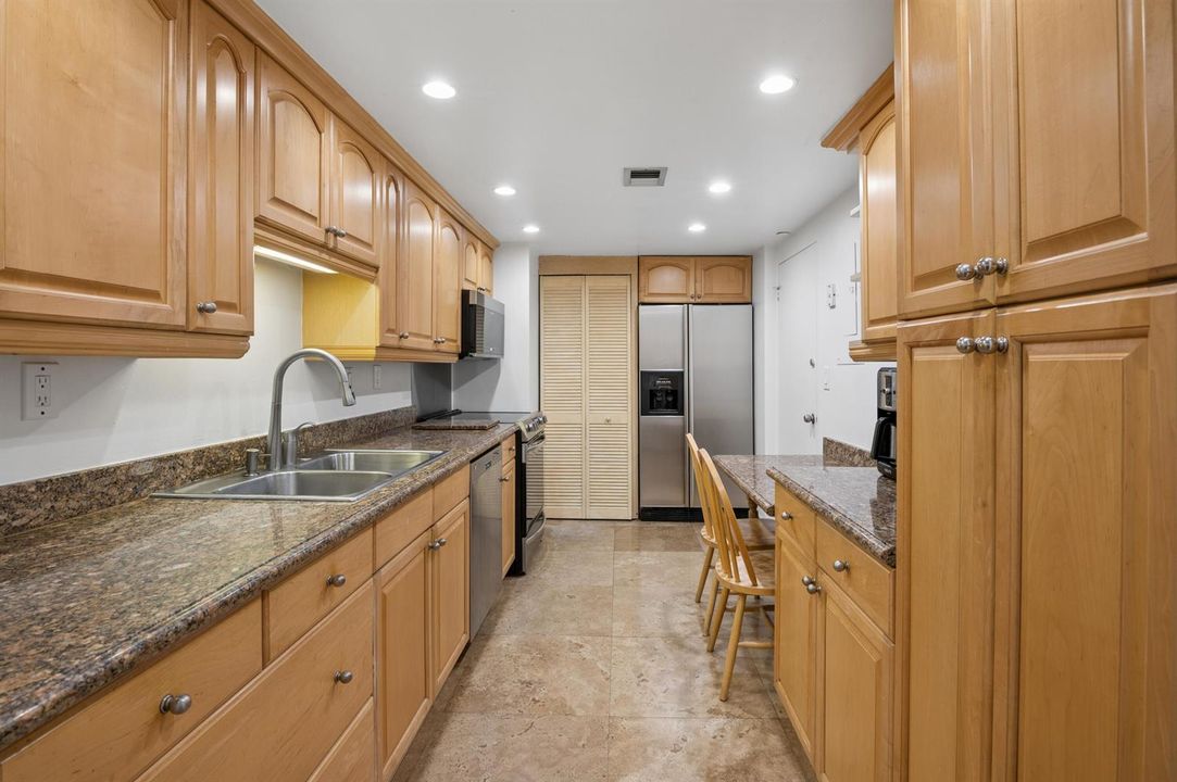 06-Buckley- 2100 S Ocean Dr #5CD-6