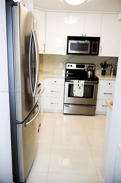 В аренду: $3,500 (1 спален, 1 ванн, 810 Квадратных фут)