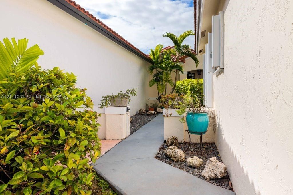 En Venta: $540,000 (3 camas, 2 baños, 1356 Pies cuadrados)