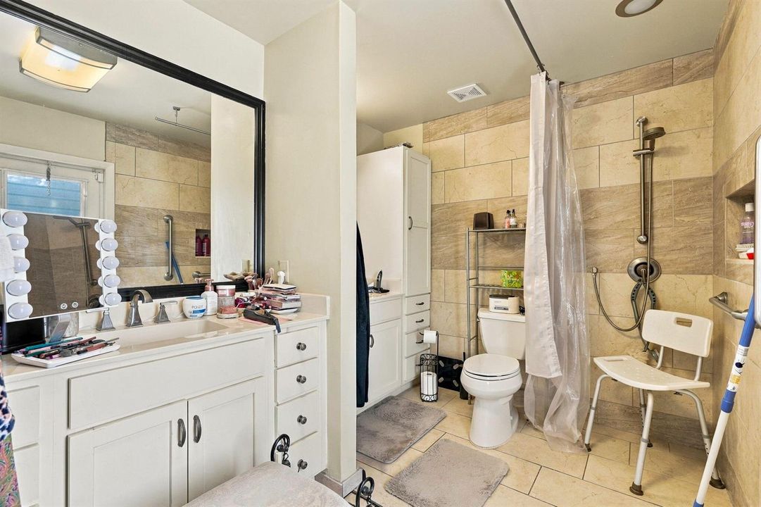 1-web-or-mls-20_bathroom