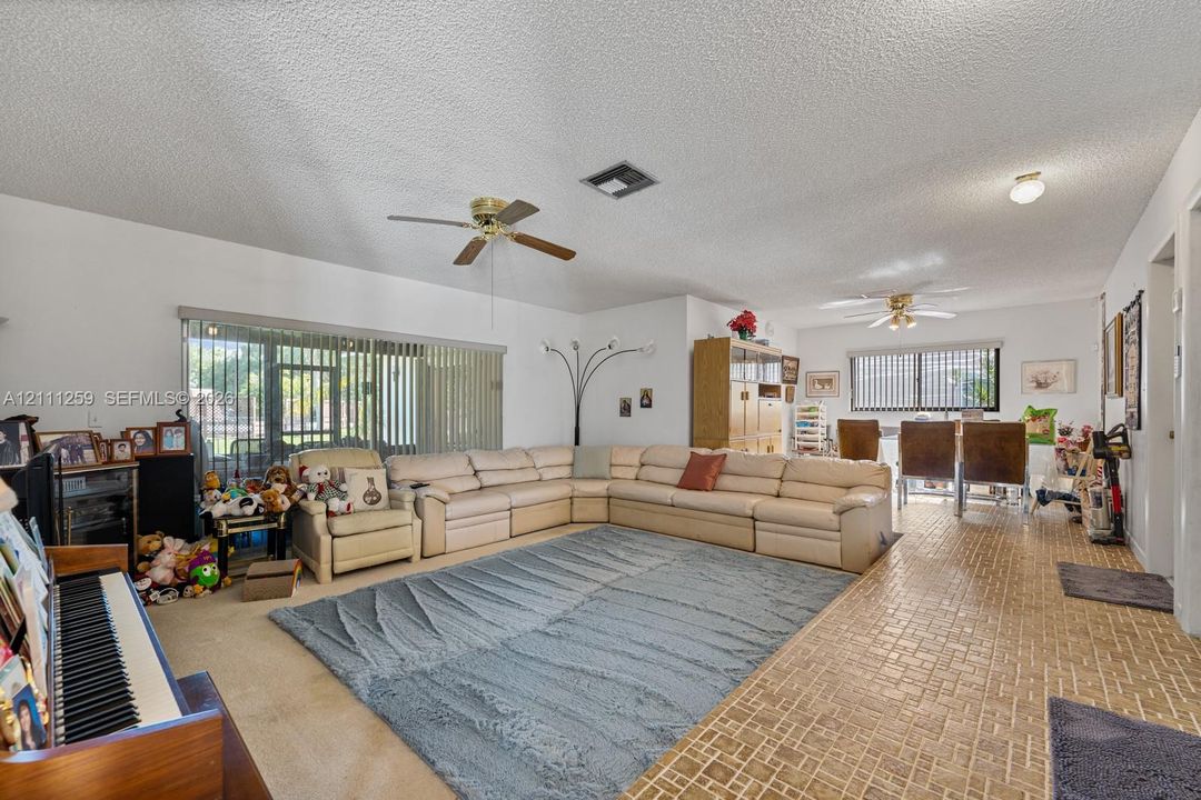 For Sale: $699,000 (3 beds, 2 baths, 1875 Square Feet)