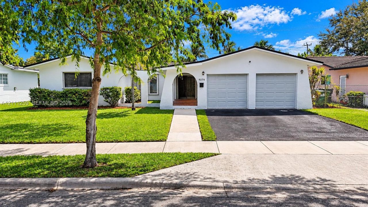 For Sale: $699,000 (3 beds, 2 baths, 1875 Square Feet)