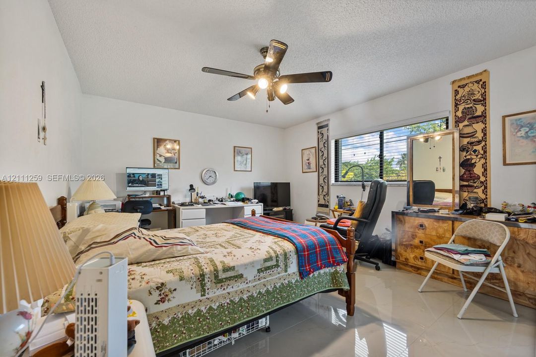 For Sale: $699,000 (3 beds, 2 baths, 1875 Square Feet)