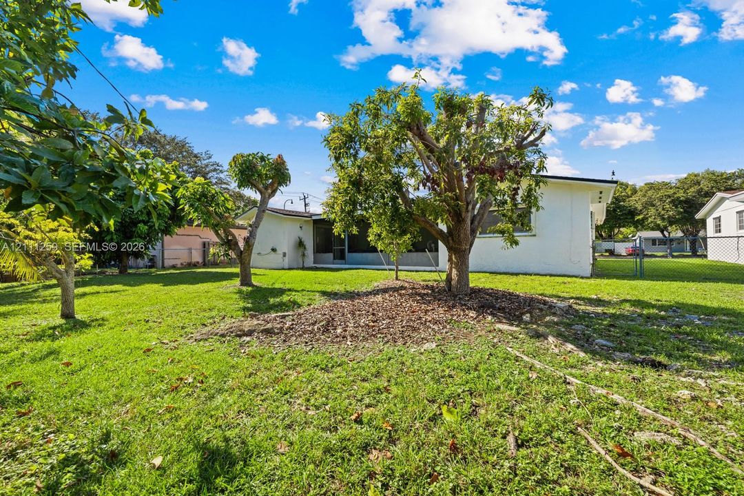 For Sale: $699,000 (3 beds, 2 baths, 1875 Square Feet)