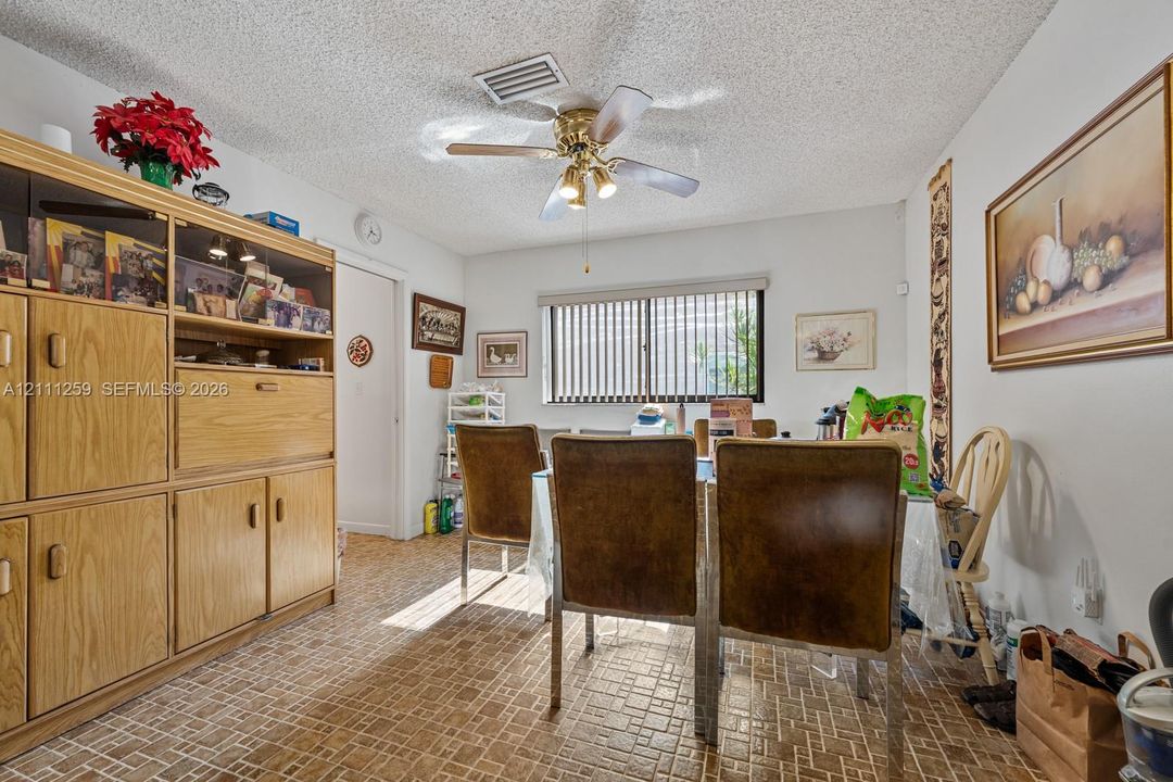 For Sale: $699,000 (3 beds, 2 baths, 1875 Square Feet)