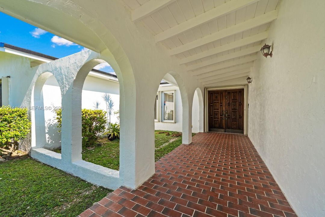 For Sale: $699,000 (3 beds, 2 baths, 1875 Square Feet)