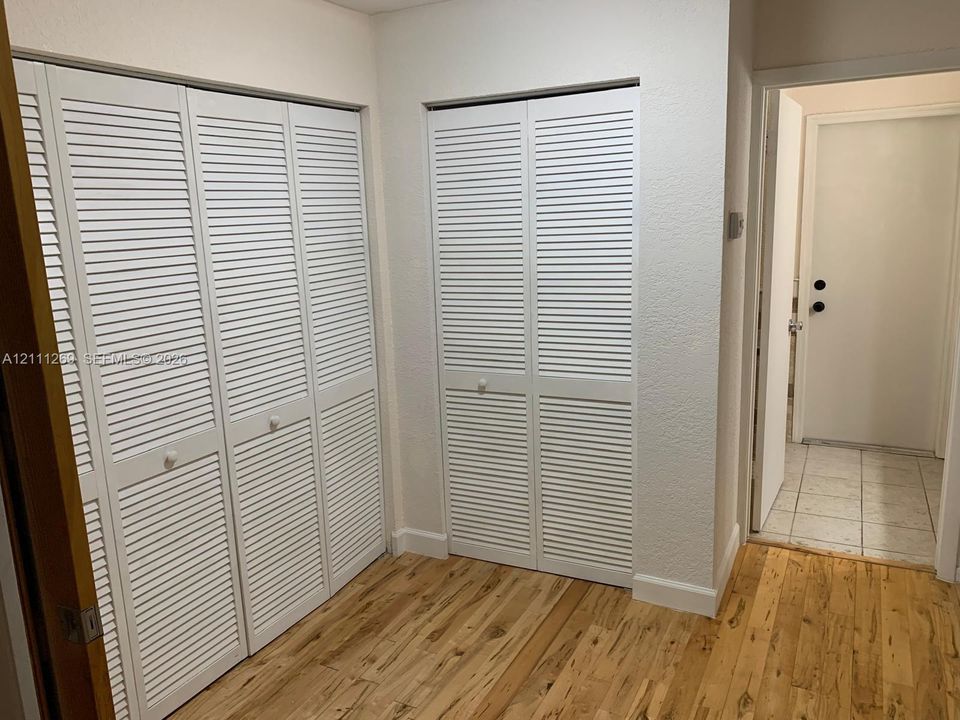 For Rent: $1,800 (1 beds, 1 baths, 840 Square Feet)