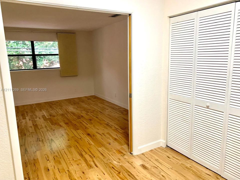 For Rent: $1,800 (1 beds, 1 baths, 840 Square Feet)
