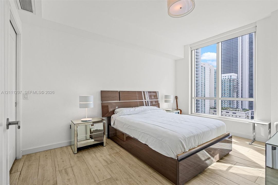 For Sale: $485,000 (1 beds, 1 baths, 774 Square Feet)
