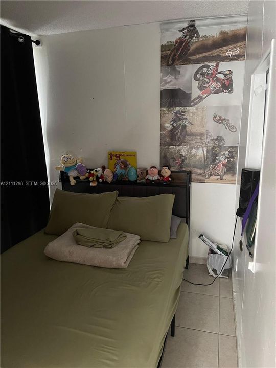 For Sale: $219,900 (1 beds, 1 baths, 725 Square Feet)