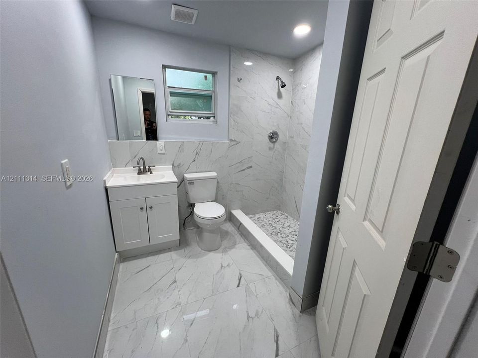 For Rent: $1,375 (2 beds, 1 baths, 1469 Square Feet)