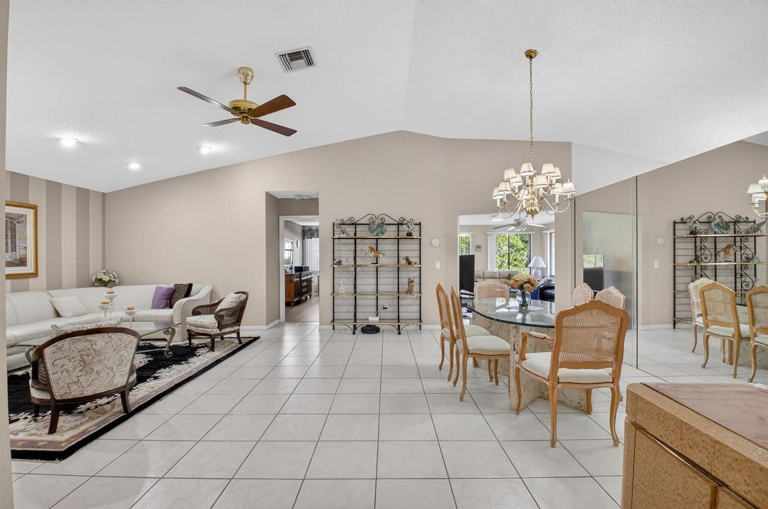 LIVING/DINING