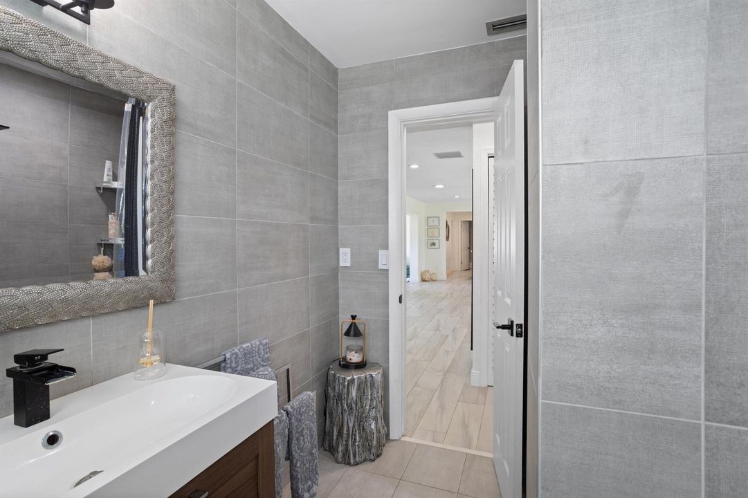 Bathroom #2