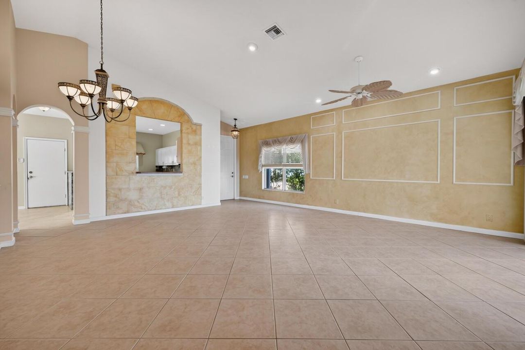 326 NW Treeline Tr-022