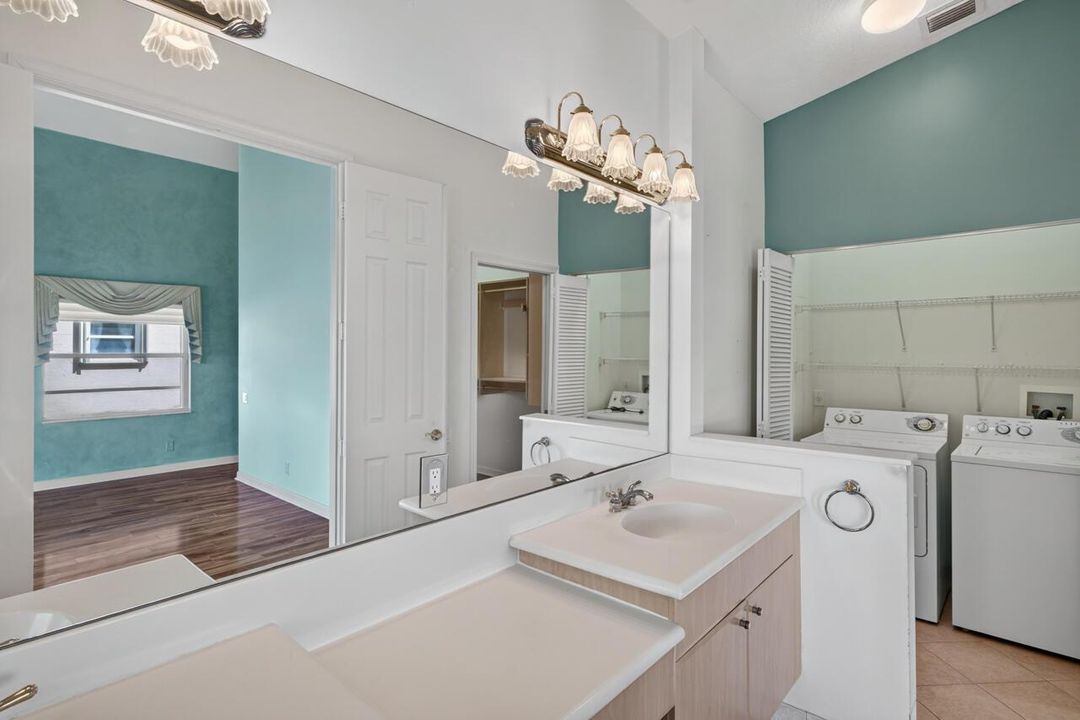 326 NW Treeline Tr-017