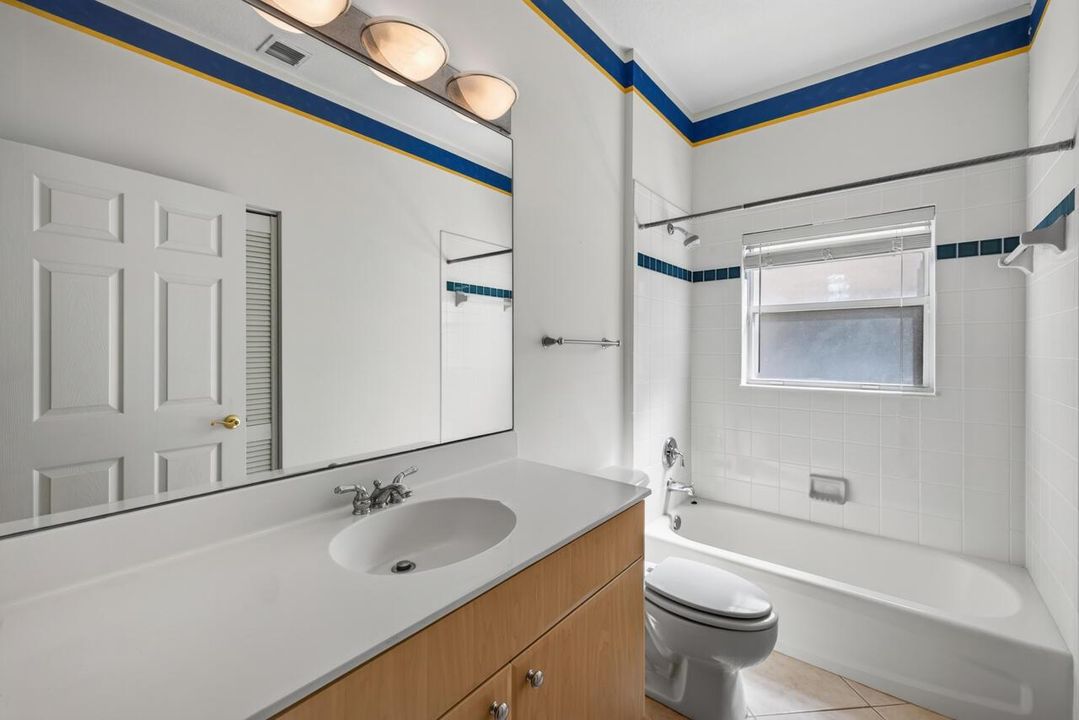 326 NW Treeline Tr-037